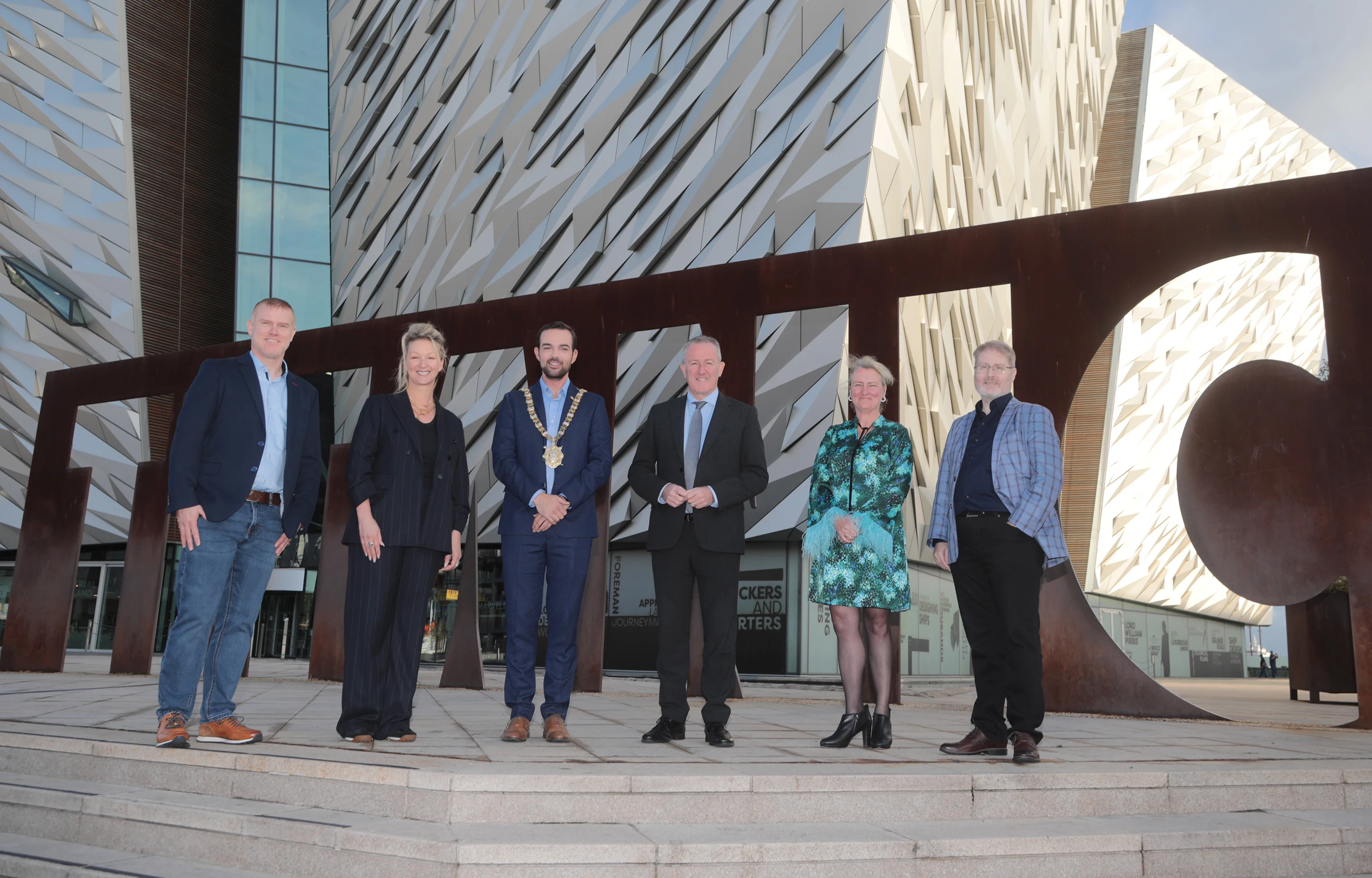 Hundreds of business leaders and tech experts gather in Belfast for ...